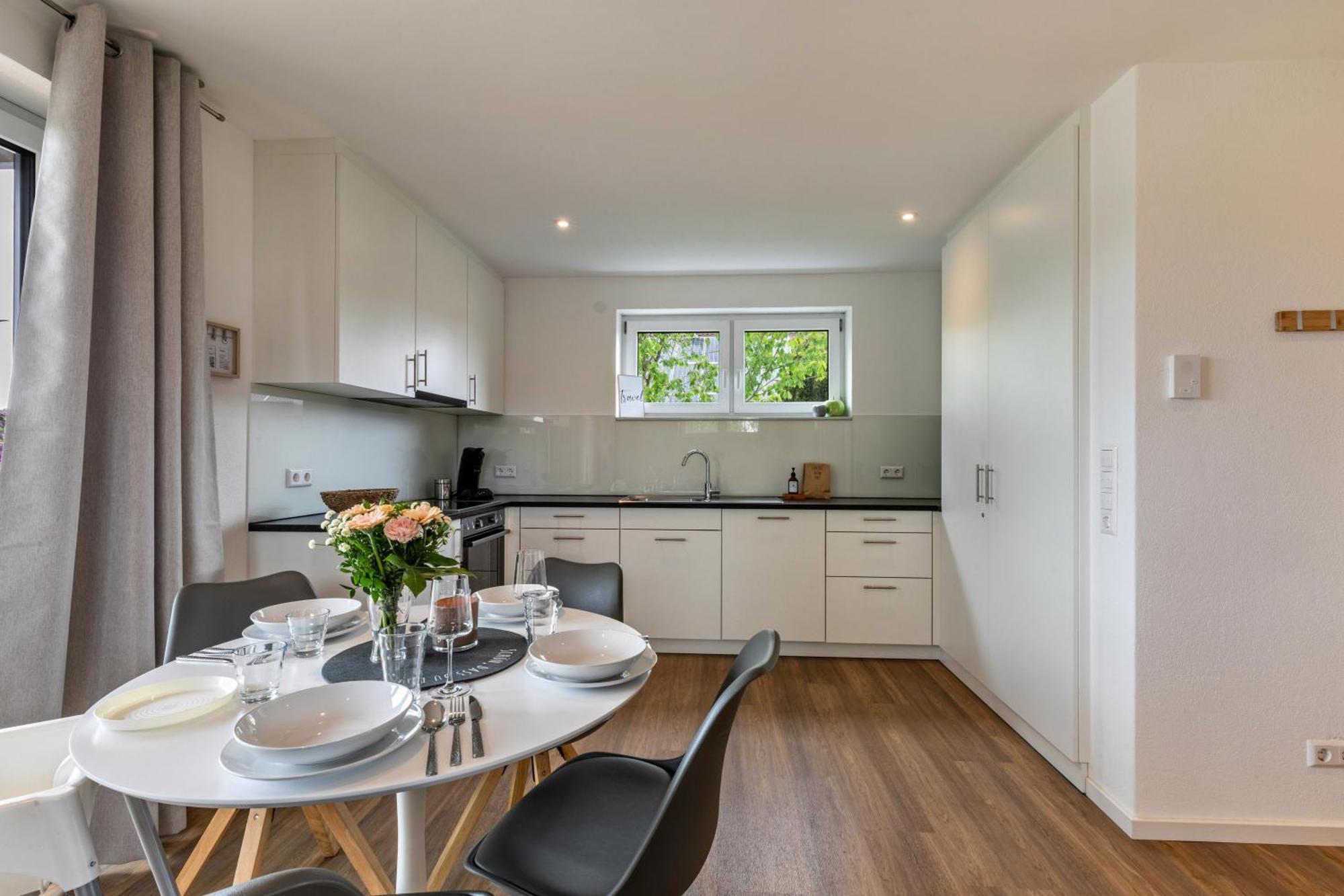 Studio 3 Parkside Apartments 군즈부르크 외부 사진