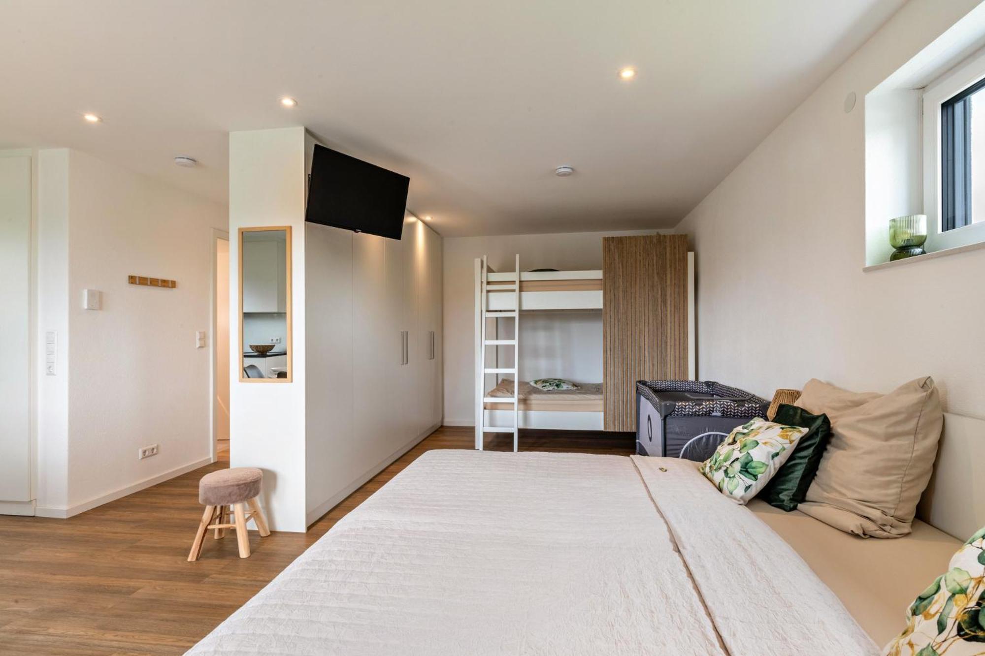 Studio 3 Parkside Apartments 군즈부르크 외부 사진