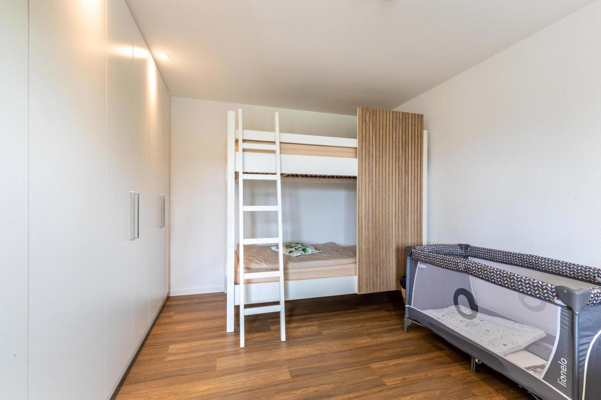 Studio 3 Parkside Apartments 군즈부르크 외부 사진