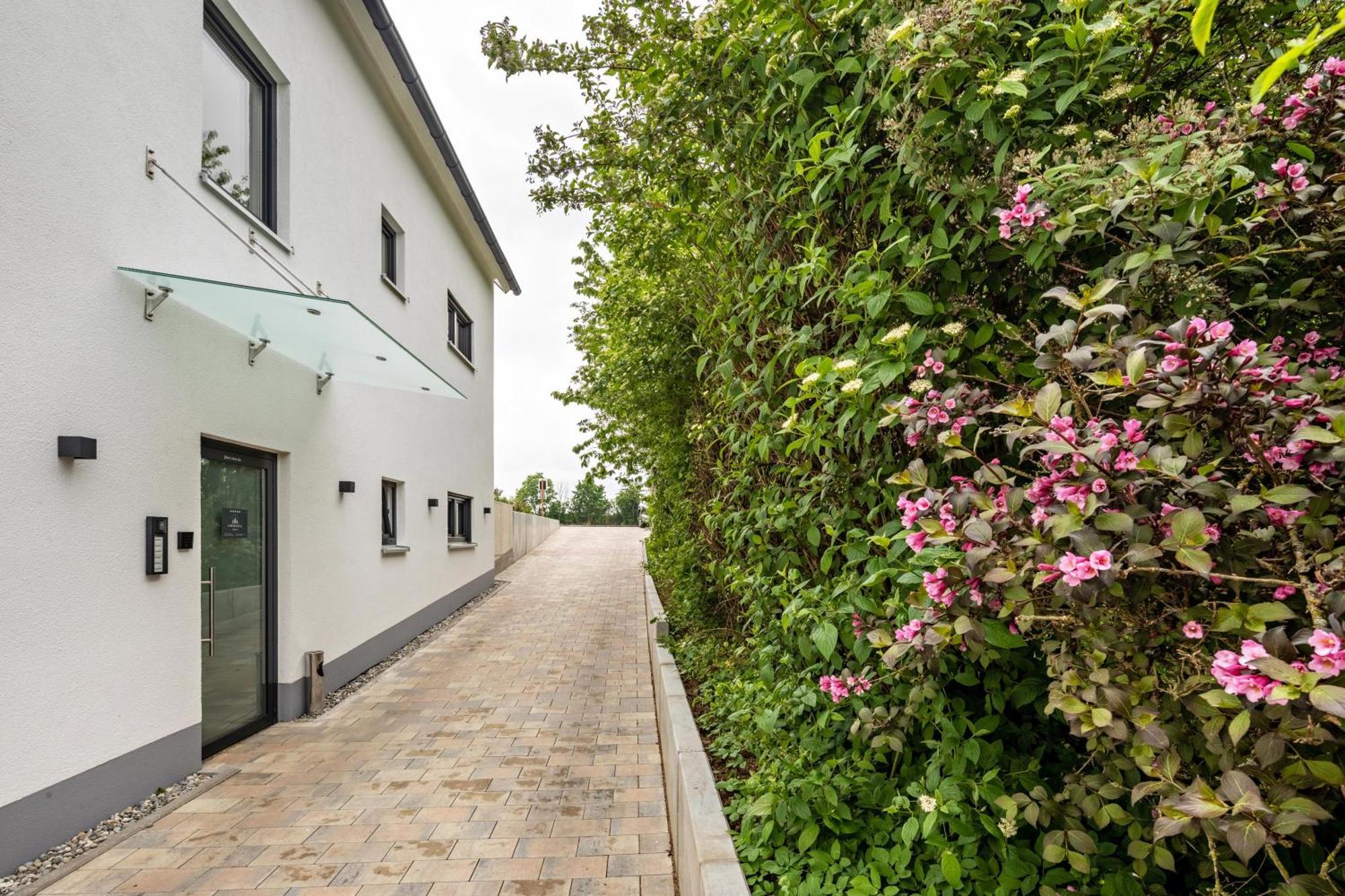 Studio 3 Parkside Apartments 군즈부르크 외부 사진